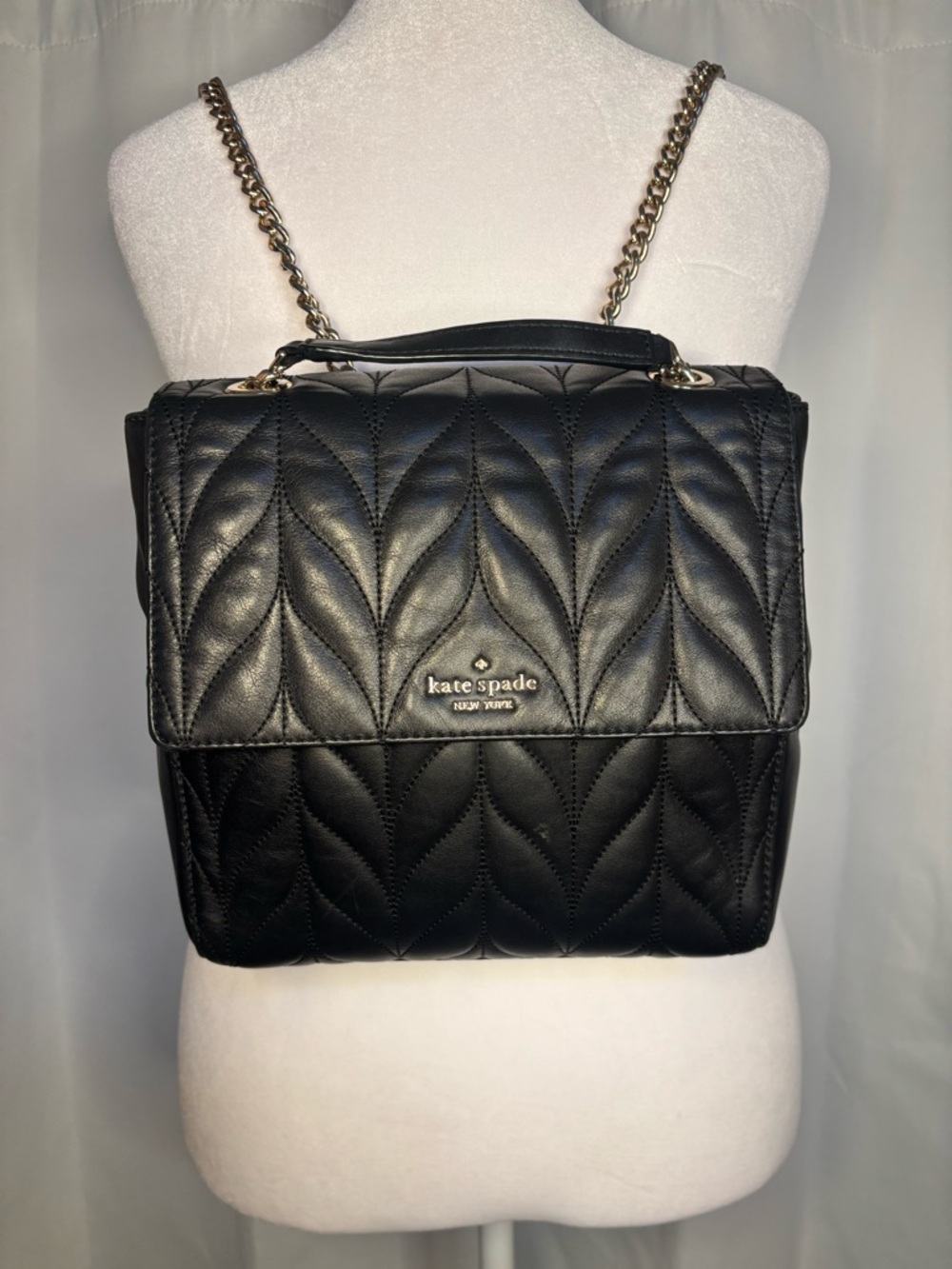 Kate Spade Black Quilted Convertible Backpack Crossbody Gold Chain - Picture 2 of 9